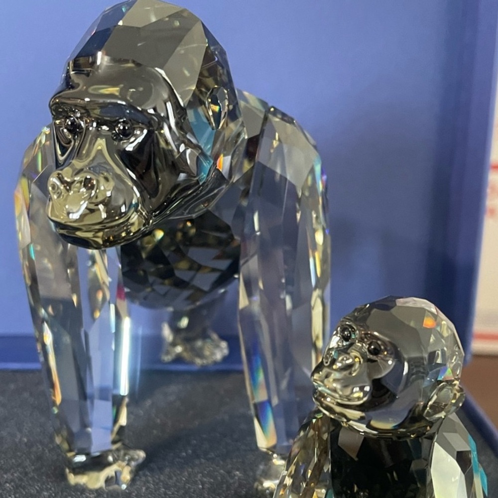 NIB/NWT Retired 2009 Swarovski Endangered Gorilla and Baby from SCS Collection
